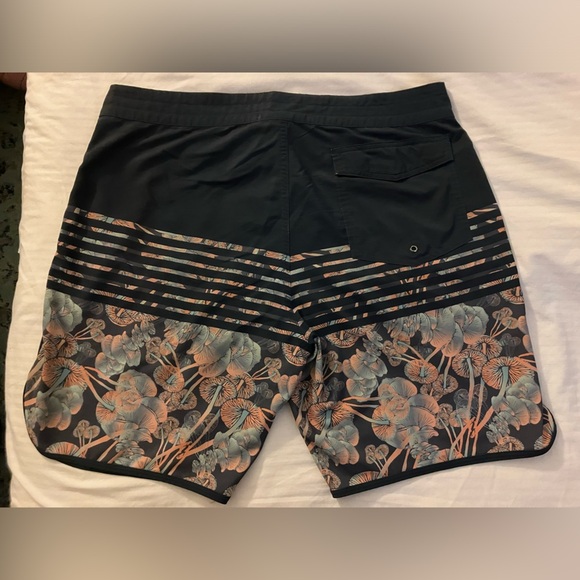 Far West men’s size 38 Navy funghi motif Swim Trunks - Picture 9 of 13